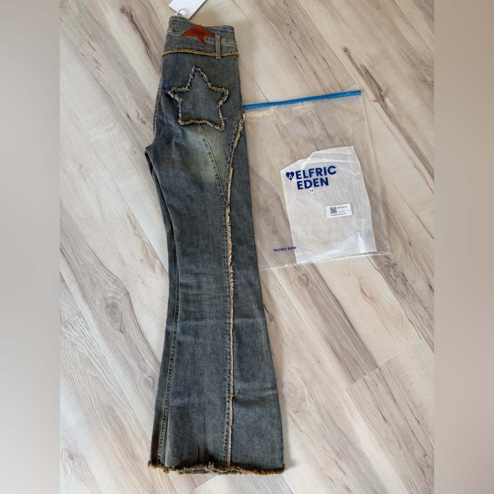 Aelfric Eden Women's Distressed Star Flare Jeans - Washed Gray Blue size 28